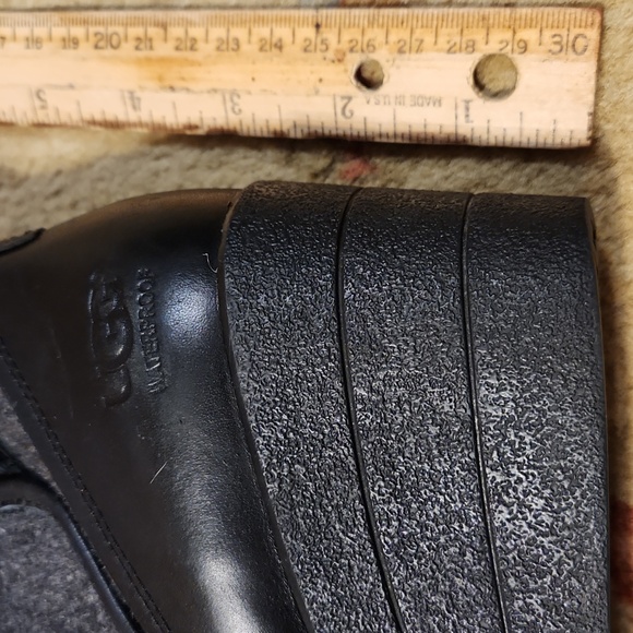 UGG Emalie waterproof wedge ankle bootie, black, size 8 - Picture 12 of 12